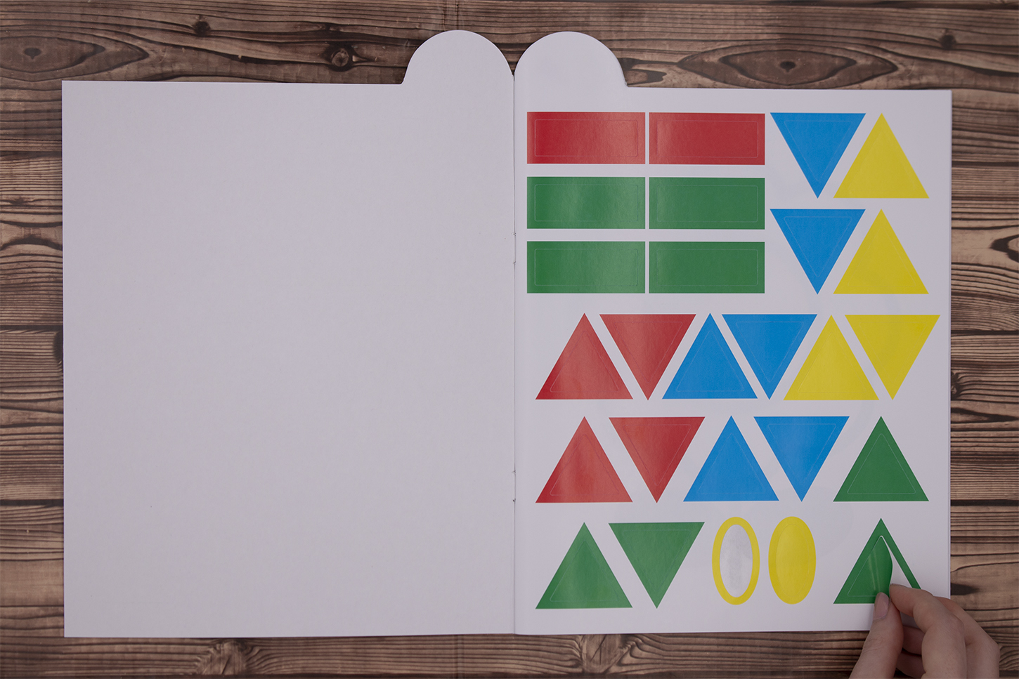 Mein allererstes Ausmalbuch mit Stickern (Eule)