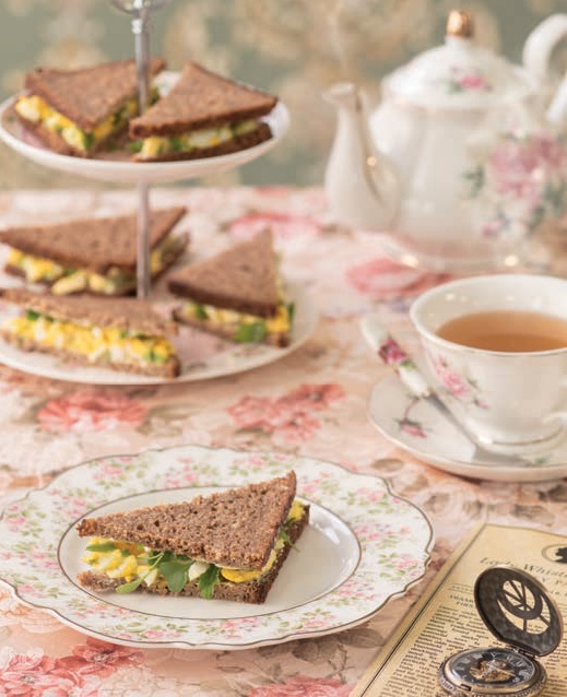 Teatime bei Bridgertons - Das inoffizielle Koch- und Backbuch zur Netflix Erfolgsserie Bridgerton Teatime bei Bridgertons - Das inoffizielle Koch- und Backbuch zur Netflix Erfolgsserie Bridgerton