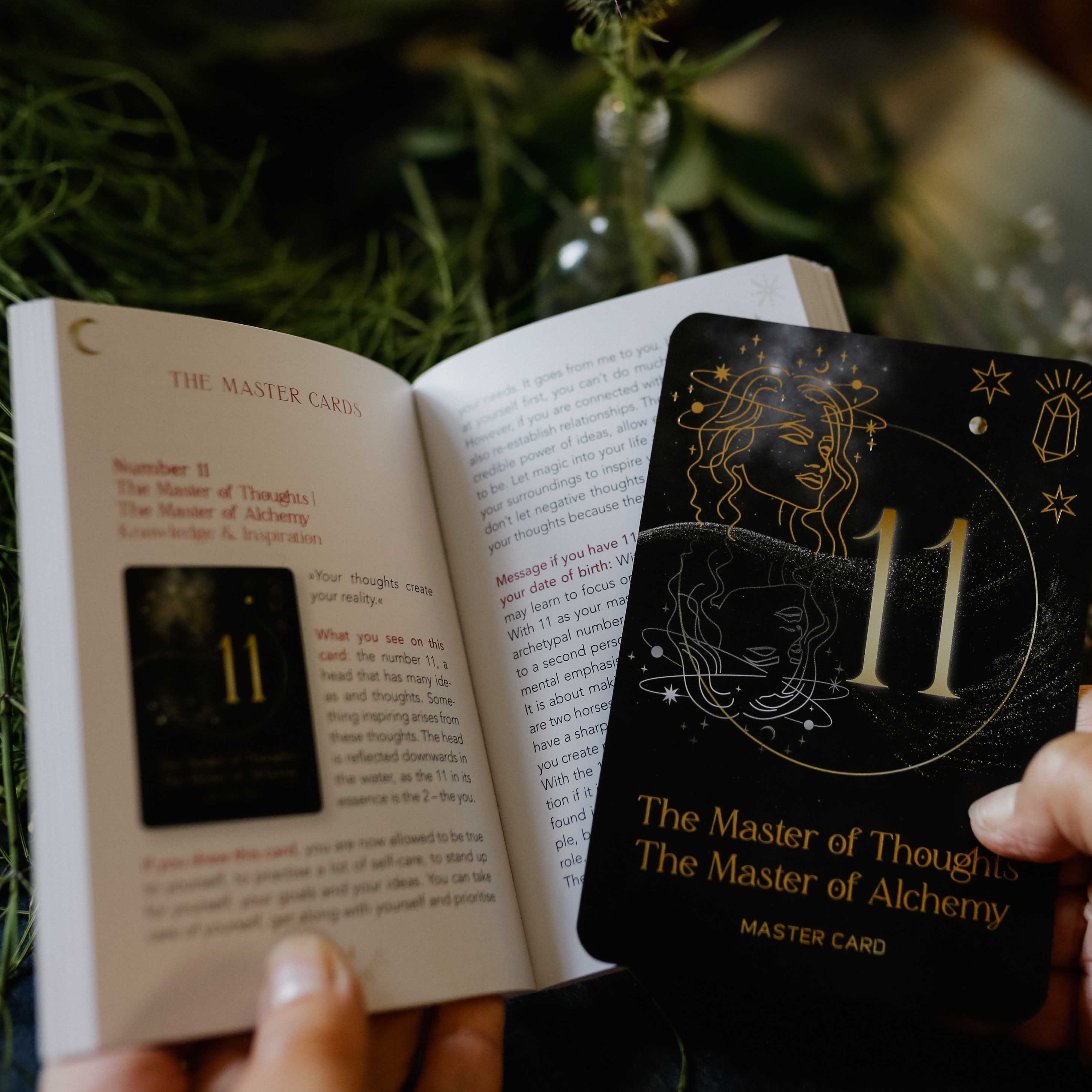 Cosmic Numbers - 42 numerology cards with booklet GB (English)