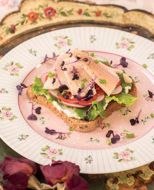 Teatime bei Bridgertons - Das inoffizielle Koch- und Backbuch zur Netflix Erfolgsserie Bridgerton Teatime bei Bridgertons - Das inoffizielle Koch- und Backbuch zur Netflix Erfolgsserie Bridgerton