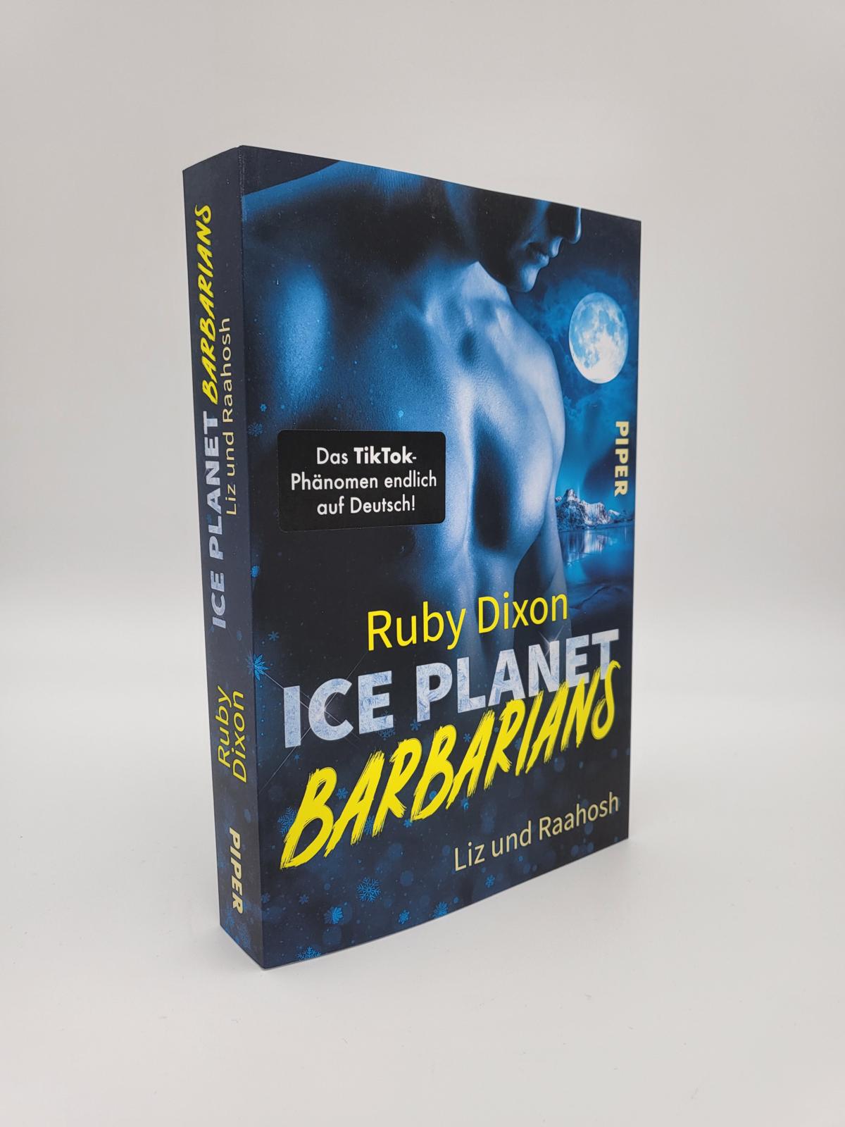 Ice Planet Barbarians – Liz und Raahosh