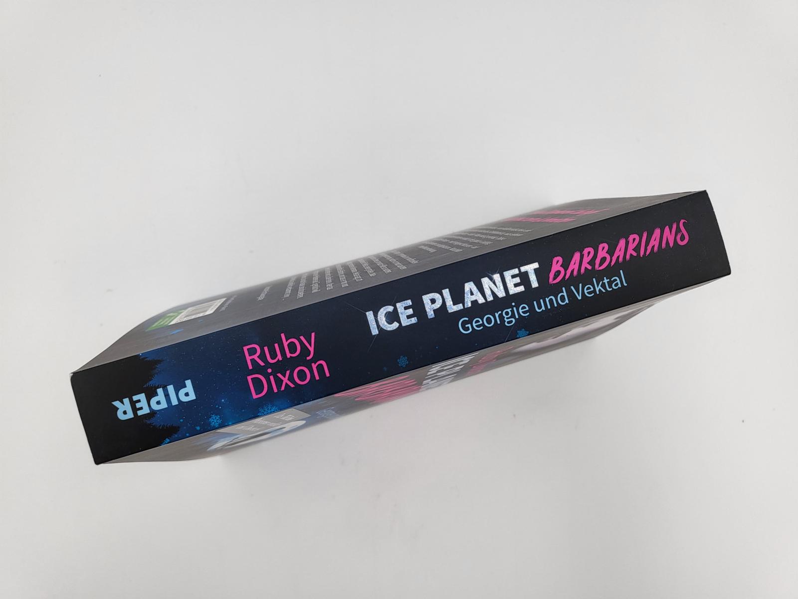 Ice Planet Barbarians – Georgie und Vektal