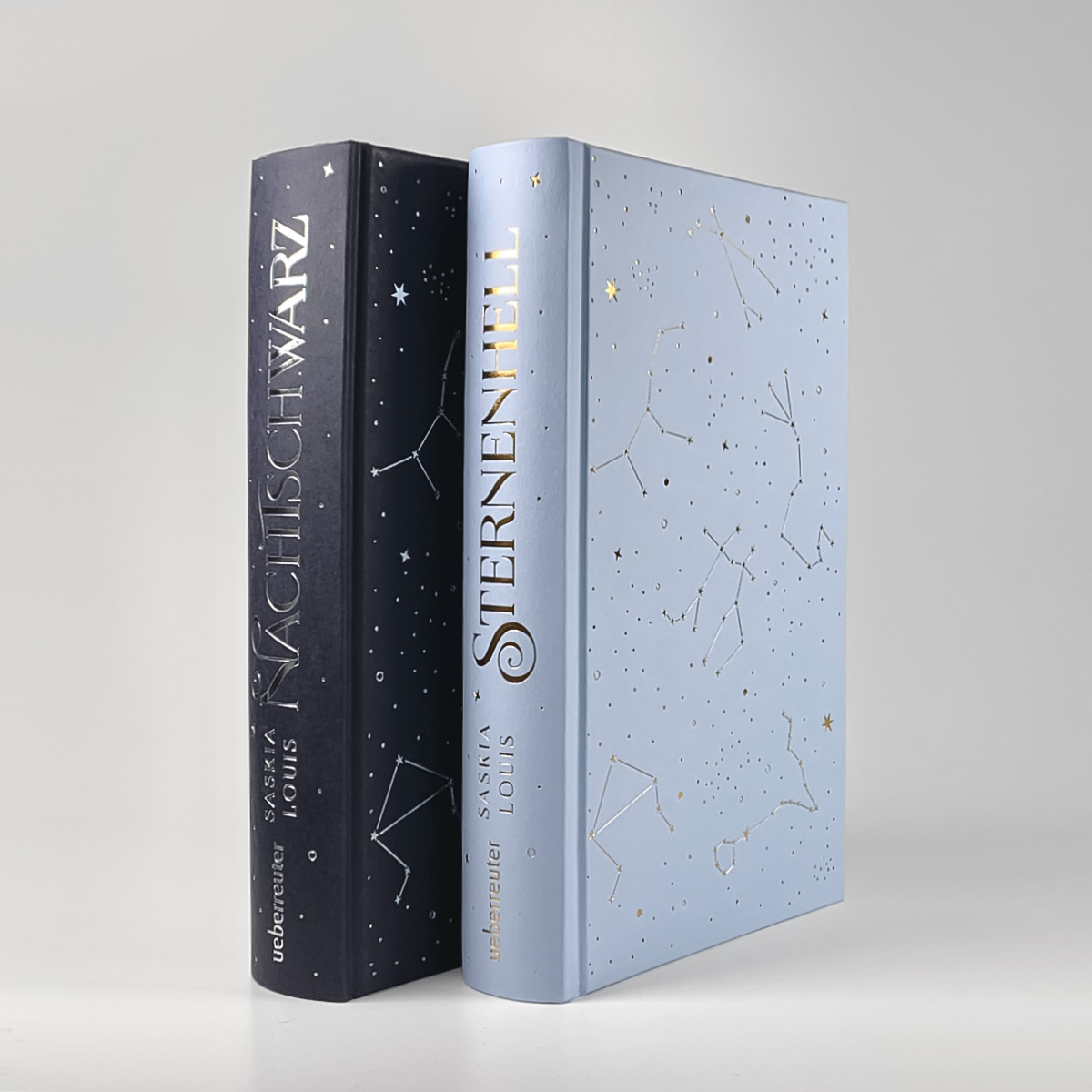 Sternenhell (Nachtschwarz-Sternenhell, Bd. 2) Aufregende Urban-Fantasy-Dilogie über die Magie der Sterne und eine große Liebe – Buchumschlag mit Perlmuttglanzeffekt + Character Card in der 1. Auflage! Sternenhell (Nachtschwarz-Sternenhell, Bd. 2) Aufregende Urban-Fantasy-Dilogie über die Magie der Sterne und eine große Liebe – Buchumschlag mit Perlmuttglanzeffekt + Character Card in der 1. Auflage!
